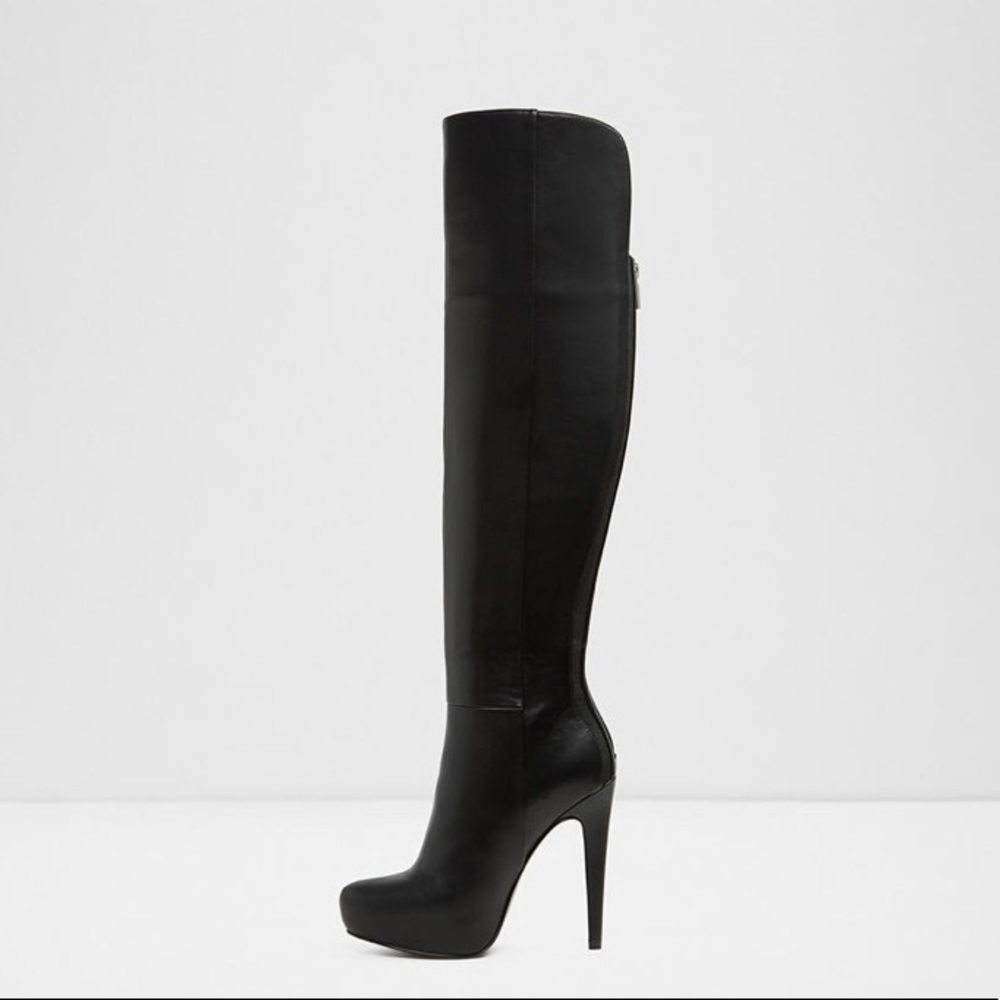 LONG BLACK LEATHER HEELS (NEVER WORN)